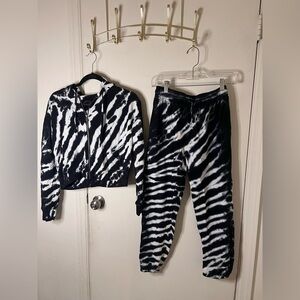 Sundown by Splendid Black and White Tie Dye Sweatset